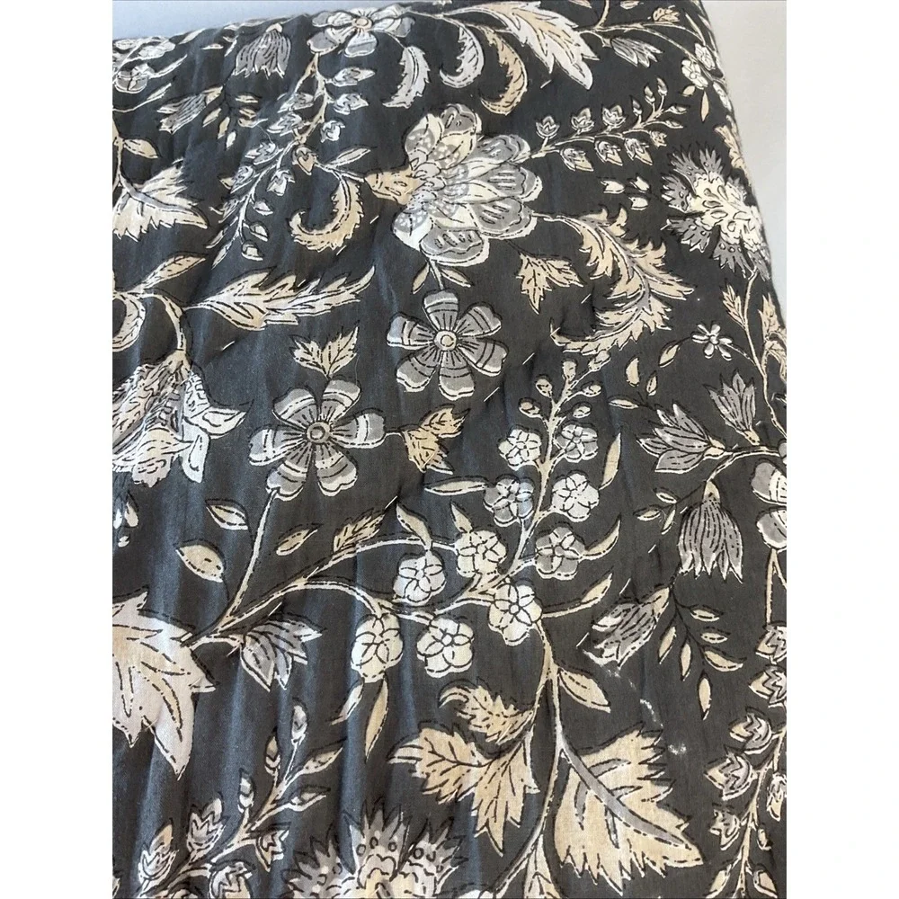 Pottery Barn Bette Handcrafted Reversible Quilt Grey/ Neutral 2 Euro Sham QUEEN